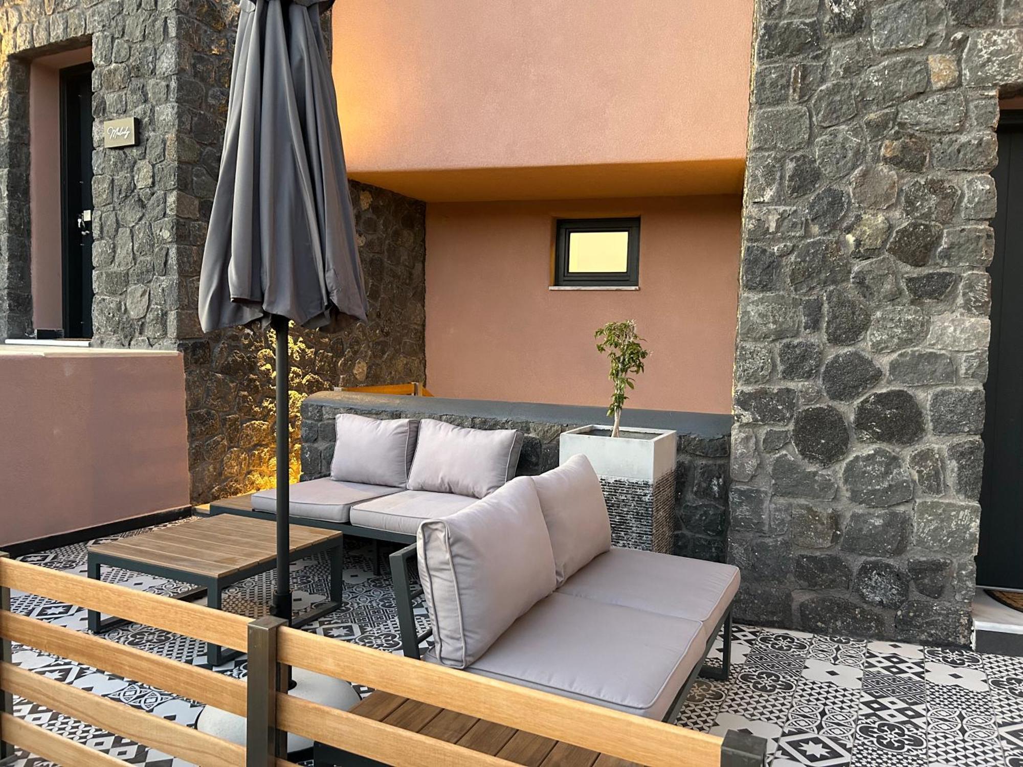 Golden Moments Luxury Stone Villas B Mesaria Eksteriør bilde